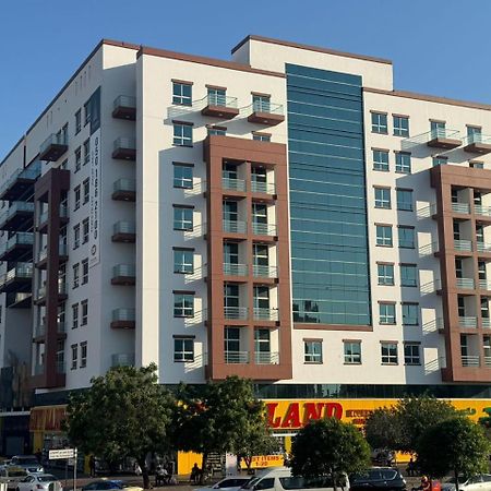 Backpackers Heaven ! 18 Beds In A 2 Bedroom Apartment In Front Of Union Metro Station Diera דובאי מראה חיצוני תמונה